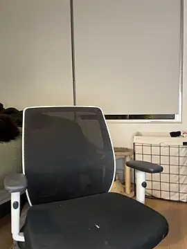 nerdynina online show from February 2, 1:12 am