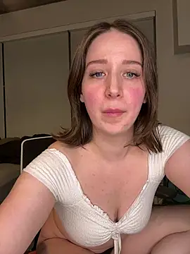 nerdynina online show from March 5, 12:05 am