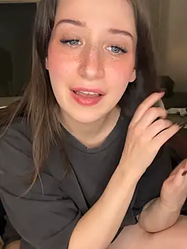 nerdynina online show from January 18, 1:31 am