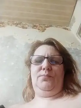 Snapshot of Forest-Lady chatting on April 3, 7:17 am Forest-Lady online show from April 3, 7:17 am