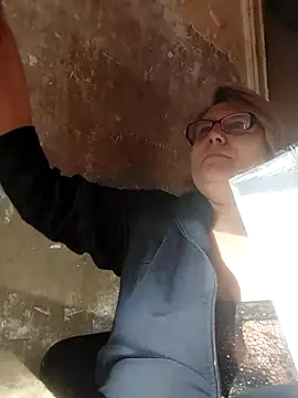 Snapshot of Forest-Lady chatting on April 8, 5:51 am Forest-Lady online show from April 8, 5:51 am