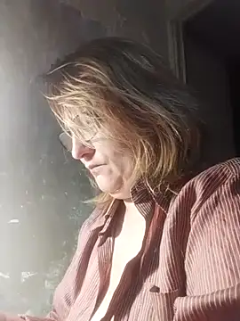 Snapshot of Forest-Lady chatting on April 8, 5:57 pm Forest-Lady online show from April 8, 5:57 pm