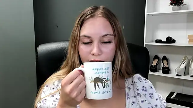 kitty valeria online show from June 20, 7:11 am