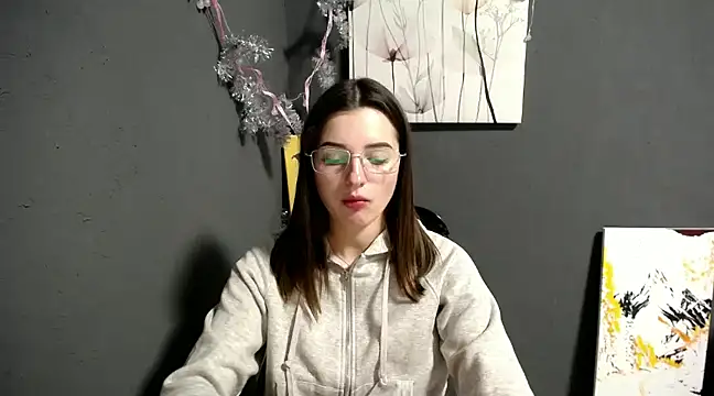 lady olivia  online show from December 23, 1:13 pm