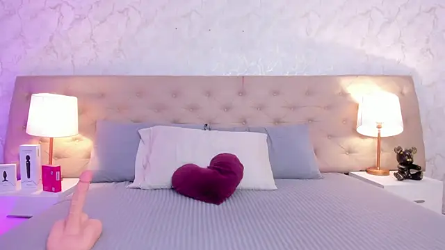 SofieReyes online show from April 4, 1:41 pm