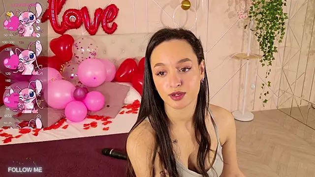 Snapshot of Lolly_Neal chatting on February 19, 5:05 am Lolly Neal online show from February 19, 5:05 am