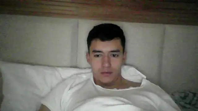 Snapshot of Estebitan_vm chatting on October 3, 2:47 pm Estebitan vm online show from October 3, 2:47 pm