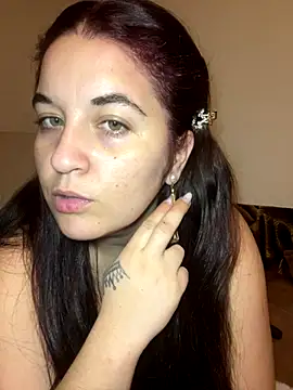 Snapshot of yzabell18 chatting on December 22, 10:18 pm yzabell18 online show from December 22, 10:18 pm