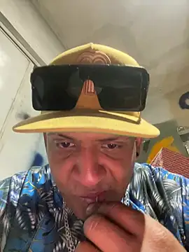 Snapshot of bisexpitudo chatting on March 17, 3:44 am bisexpitudo online show from March 17, 3:44 am