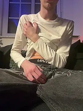 Snapshot of xxtwinkxxx chatting on February 10, 11:42 pm xxtwinkxxx online show from February 10, 11:42 pm