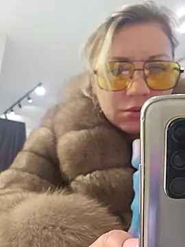 zarina3003 online show from December 15, 8:24 pm