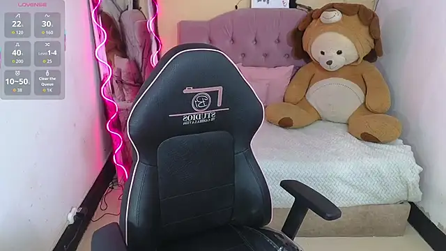 Snapshot of Chiara_tay chatting on October 27, 3:32 am Chiara tay online show from October 27, 3:32 am