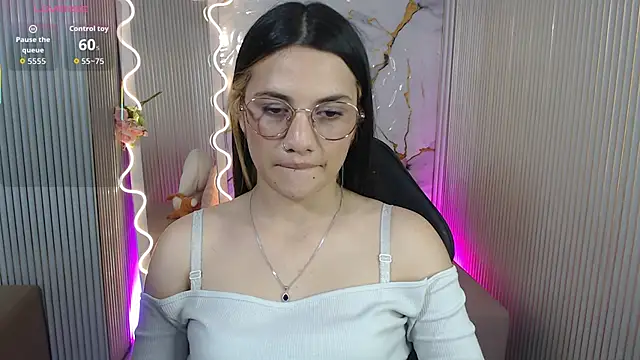 Chiara tay online show from May 8, 7:08 pm