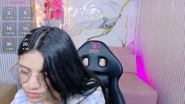 Chiara tay online show from May 26, 7:10 pm