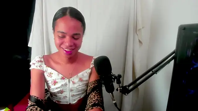 meghanSusexx online show from December 18, 2:39 am