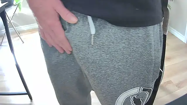 Snapshot of Sexyfunsize chatting on November 13, 4:50 pm Sexyfunsize online show from November 13, 4:50 pm