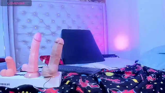 Snapshot of KataAswad chatting on January 11, 2:15 pm KataAswad online show from January 11, 2:15 pm