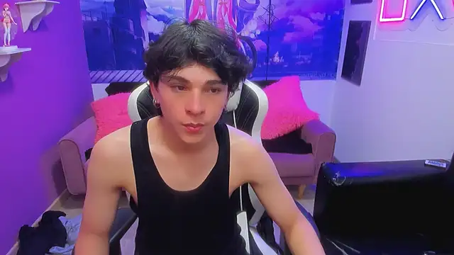 Luke Howland online show from December 14, 12:23 pm