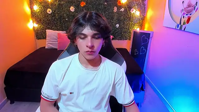 Luke Howland online show from January 15, 9:41 pm