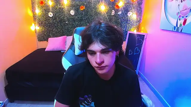 Luke Howland online show from January 27, 8:49 pm