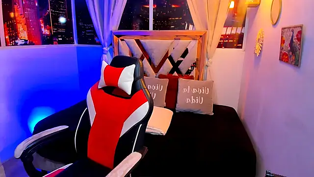 Luke Howland online show from January 31, 9:16 pm