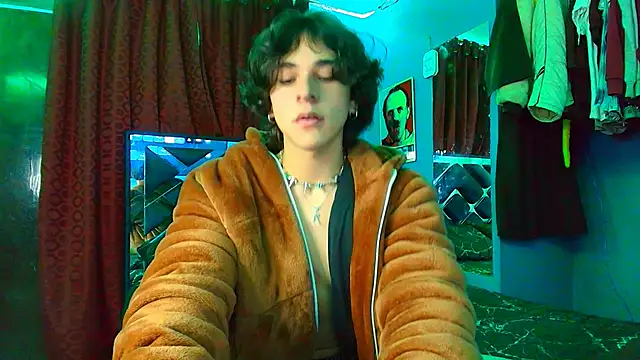 Luke Howland online show from March 14, 10:05 pm