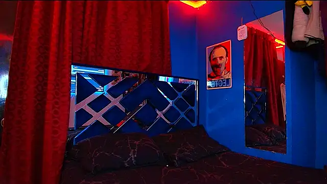 Luke Howland online show from October 15, 2:01 am