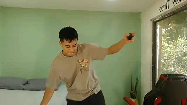 danielitopapuu online show from February 12, 2:01 pm