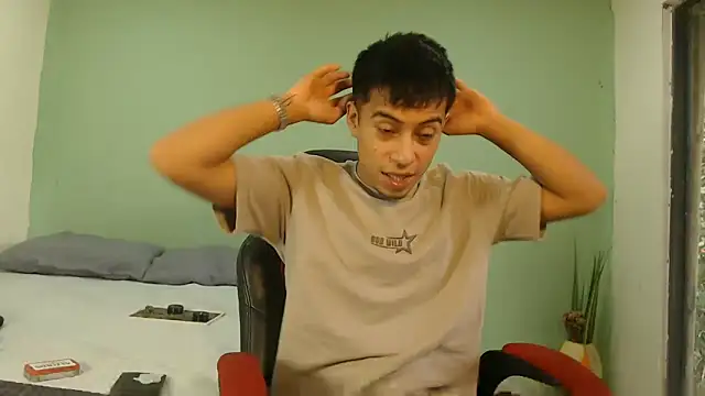 danielitopapuu online show from February 13, 2:35 pm