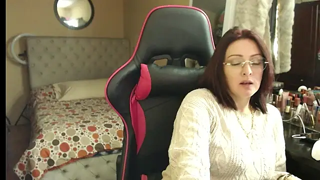 Carol Scottt online show from October 26, 8:42 am