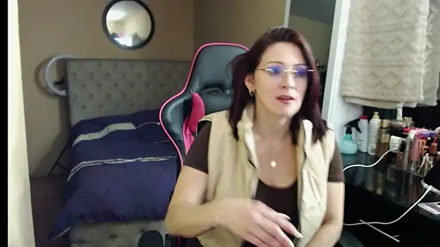 Carol Scottt online show from November 11, 5:07 am