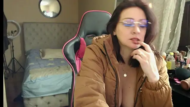 Carol Scottt online show from December 22, 9:28 am