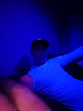 McdyllanXX online show from February 25, 9:02 pm