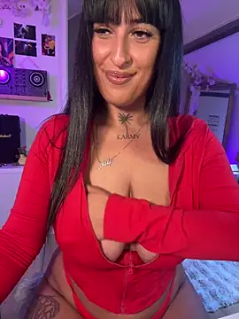 Snapshot of CarolaDrago chatting on May 14, 10:11 am CarolaDrago online show from May 14, 10:11 am