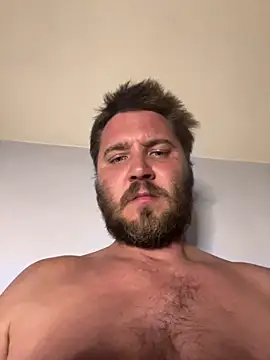 Snapshot of Brando2585 chatting on November 14, 2:32 am Brando2585 online show from November 14, 2:32 am