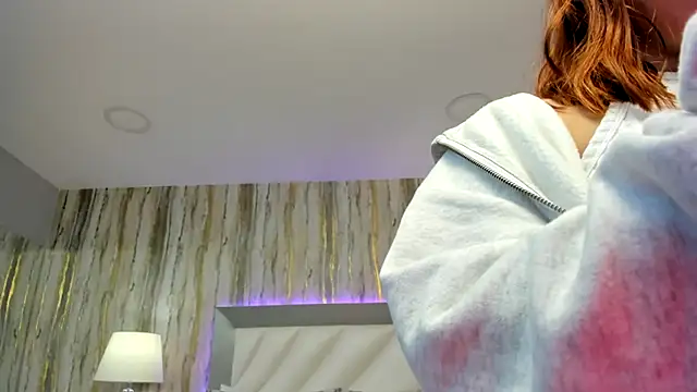 Snapshot of SophiaLaurens chatting on February 13, 4:07 pm SophiaLaurens online show from February 13, 4:07 pm