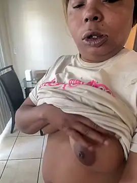 JCCaramelbarbie1 online show from December 17, 3:29 pm