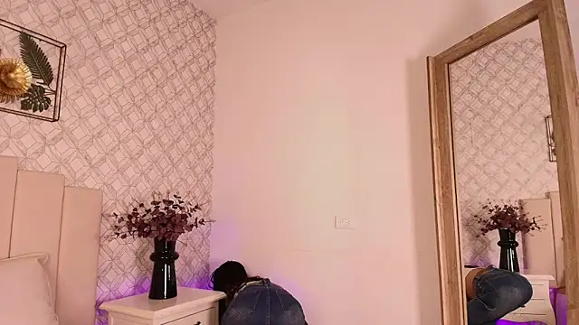 Snapshot of Susana_Sanchez chatting on February 20, 11:22 am Susana Sanchez online show from February 20, 11:22 am