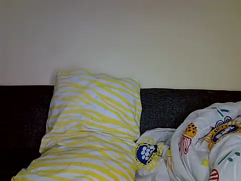 Snapshot of Oliviia_ chatting on December 15, 10:04 pm Oliviia  online show from December 15, 10:04 pm