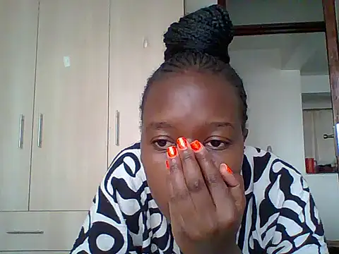Snapshot of Oliviia_ chatting on October 14, 5:52 am Oliviia  online show from October 14, 5:52 am