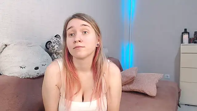 lovely hayley online show from November 4, 9:47 pm