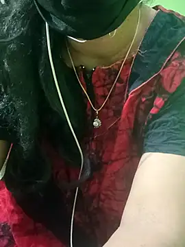 Snapshot of Aishu-tamil09 chatting on February 15, 8:33 pm Aishu-tamil09 online show from February 15, 8:33 pm