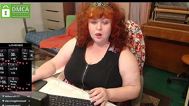 Snapshot of RoseRed69 chatting on December 5, 9:06 am RoseRed69 online show from December 5, 9:06 am