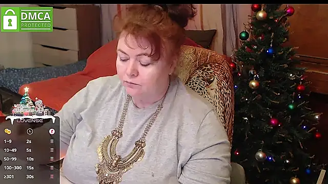 Snapshot of RoseRed69 chatting on January 5, 8:32 am RoseRed69 online show from January 5, 8:32 am