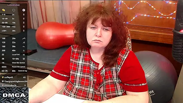 Snapshot of RoseRed69 chatting on March 11, 10:40 am RoseRed69 online show from March 11, 10:40 am