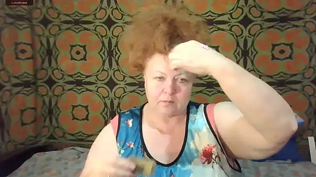 Snapshot of RoseRed69 chatting on October 11, 2:33 am RoseRed69 online show from October 11, 2:33 am