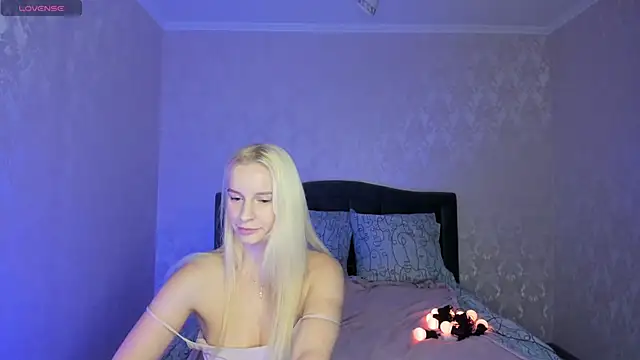 Amanda054 online show from December 4, 4:21 am