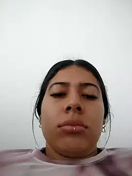 Snapshot of caro_sweett chatting on December 15, 1:00 pm caro sweett online show from December 15, 1:00 pm