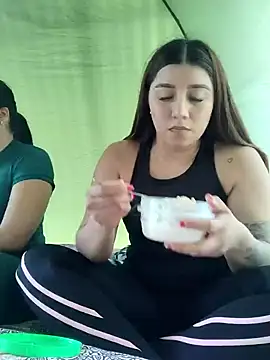 Snapshot of caro_sweett chatting on December 16, 4:05 pm caro sweett online show from December 16, 4:05 pm