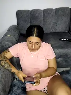 Snapshot of caro_sweett chatting on December 18, 4:06 pm caro sweett online show from December 18, 4:06 pm